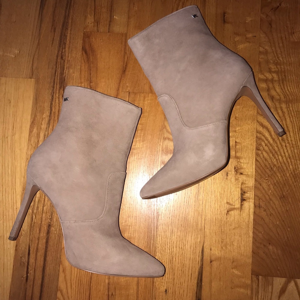 Michael Kors Blaine Suede Ankle Booties Heels - Picture 4 of 12